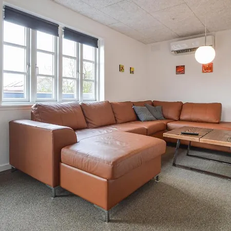 Semesterbostad Amazing In W/ 2 Bedrooms *