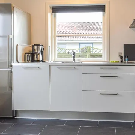 Amazing In W/ 2 Bedrooms Semesterbostad *