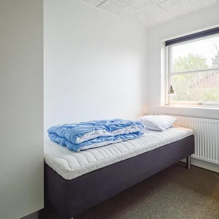 Amazing In W/ 2 Bedrooms Semesterbostad *