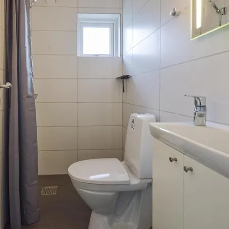 Amazing In W/ 2 Bedrooms *
